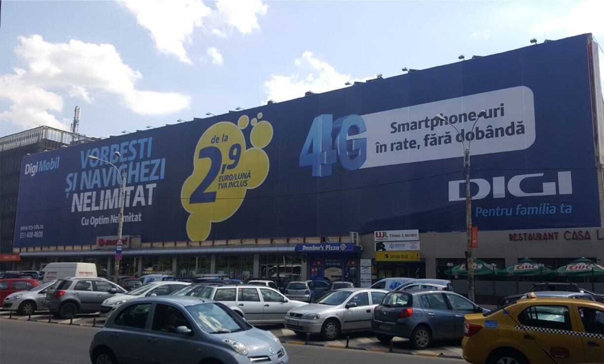 Digi — Banner fațadă