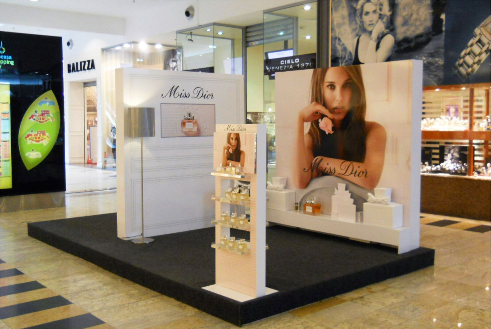 Dior — Display retail mall
